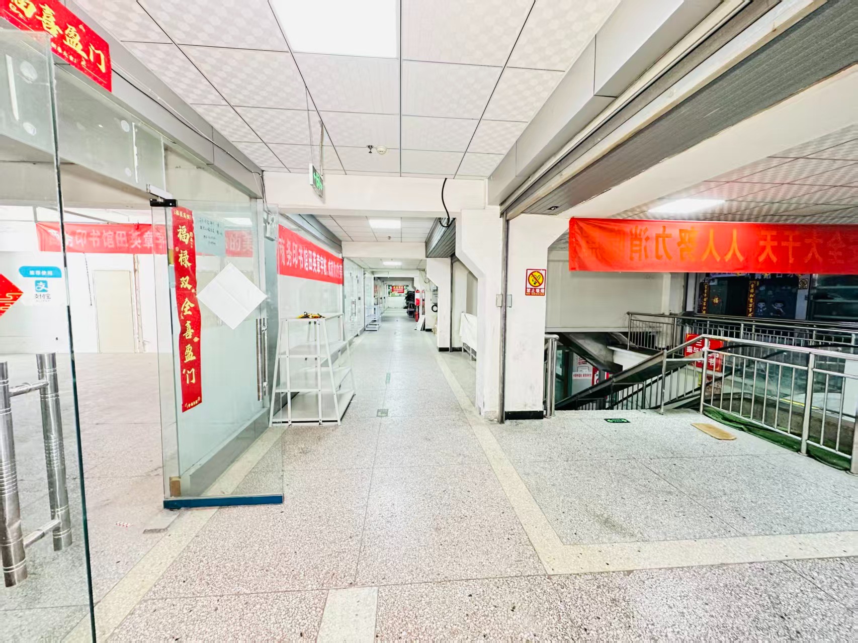 美伦河图源引入人工智能技术应用场景，推动AI与商业、零售、电商、企业服务等领域融合发展。
